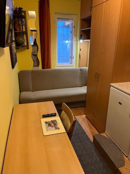 Tiny Private Apartment In Central Buda. Budapeste Exterior foto